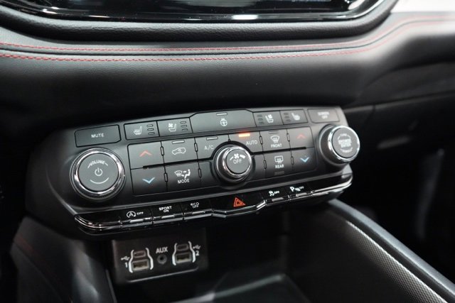 Used 2024 Dodge Durango GT image 27