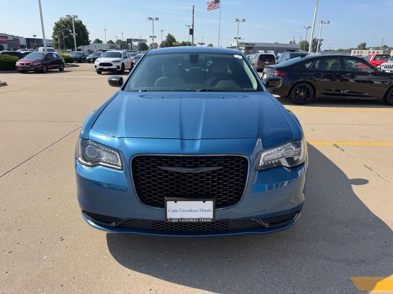Used 2022 Chrysler 300 Touring w/ Sport Appearance Package RWD image 7