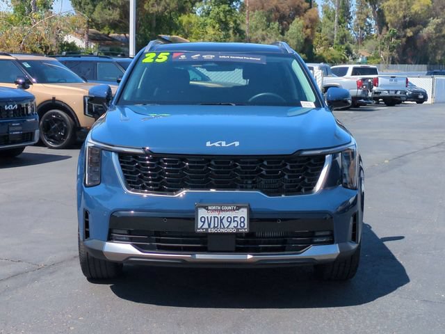 Certified 2025 Kia Sorento EX w/ Panoramic Sunroof Package AWD/4WD image 8