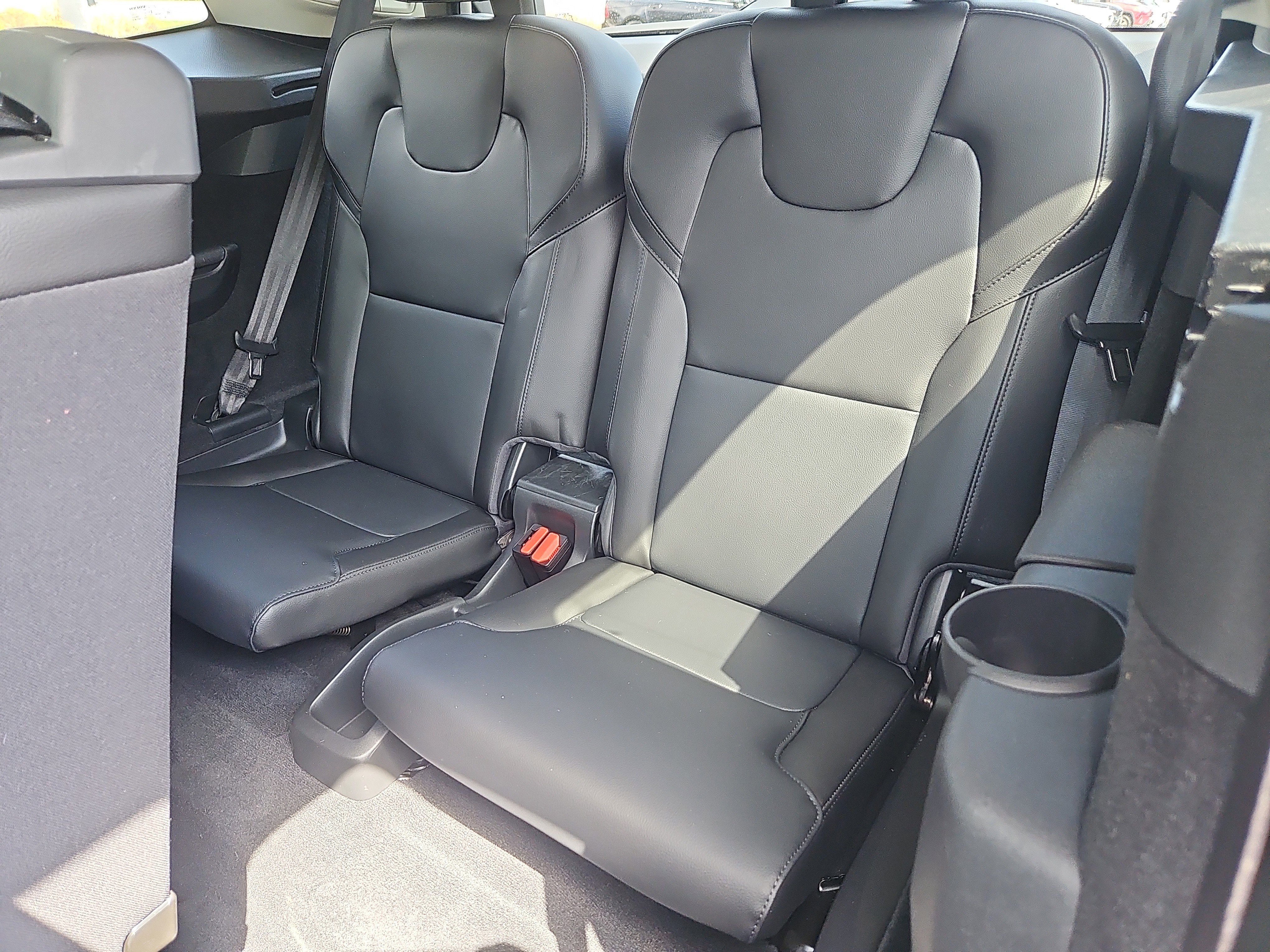 Used 2024 Volvo XC90 B5 Core image 33