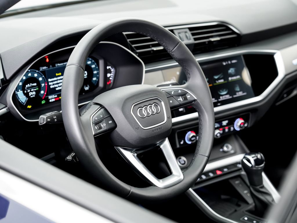 Certified 2025 Audi Q3 2.0T Premium Plus w/ Premium Plus Package image 9