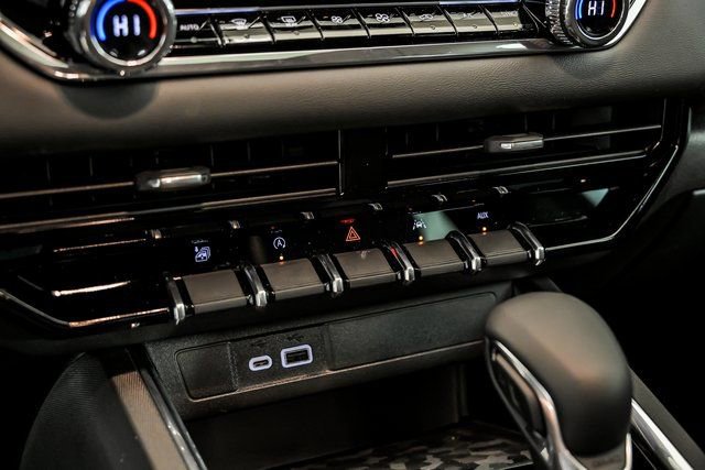 New 2026 GMC Canyon Elevation w/ Convenience Package image 17