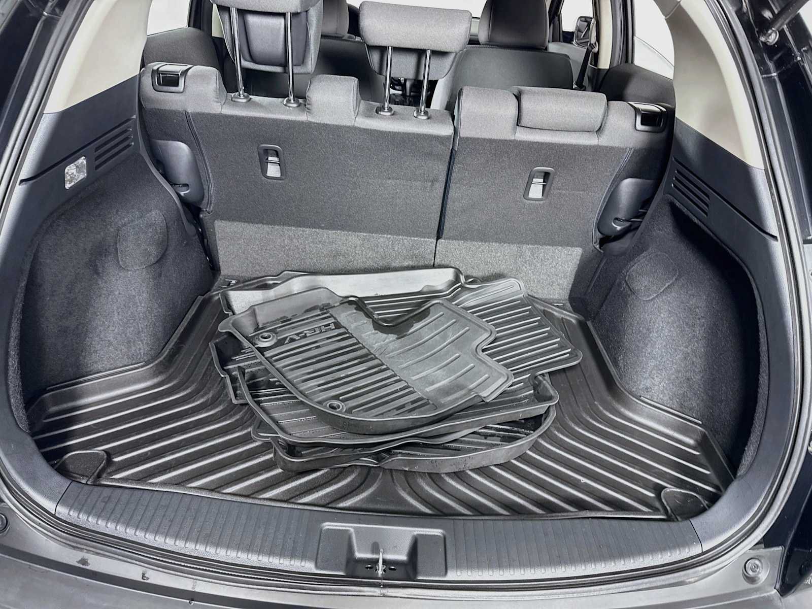 Certified 2022 Honda HR-V LX image 34