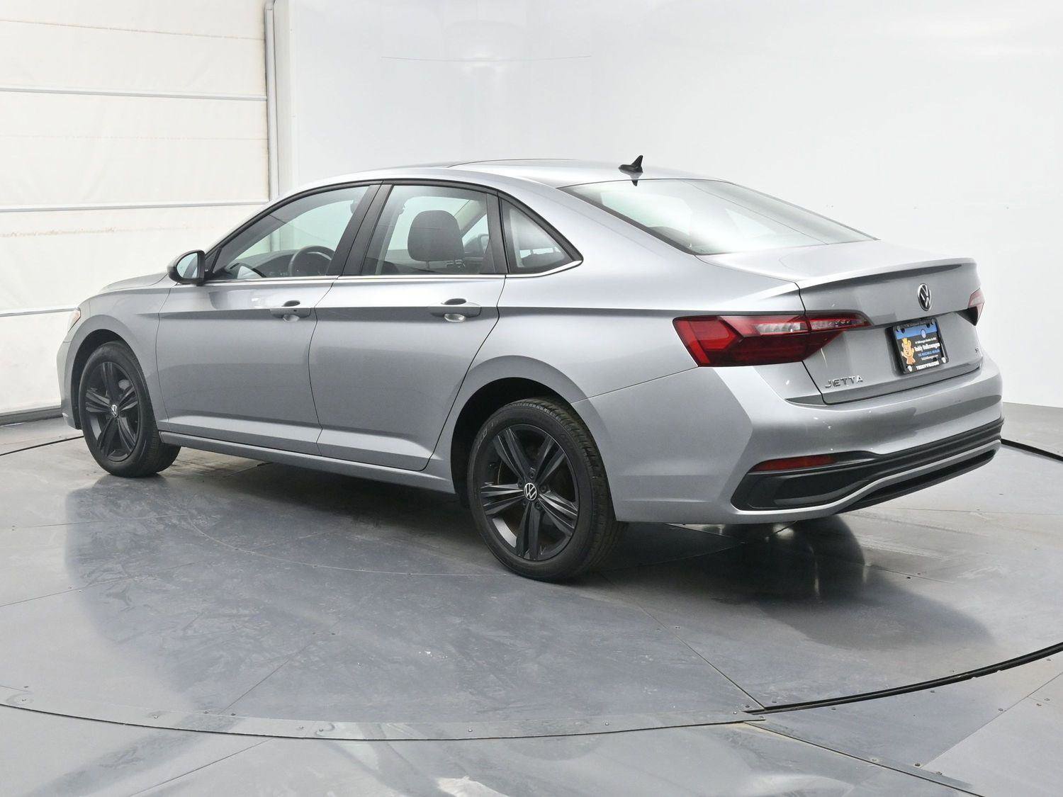 Used 2023 Volkswagen Jetta SE FWD image 22
