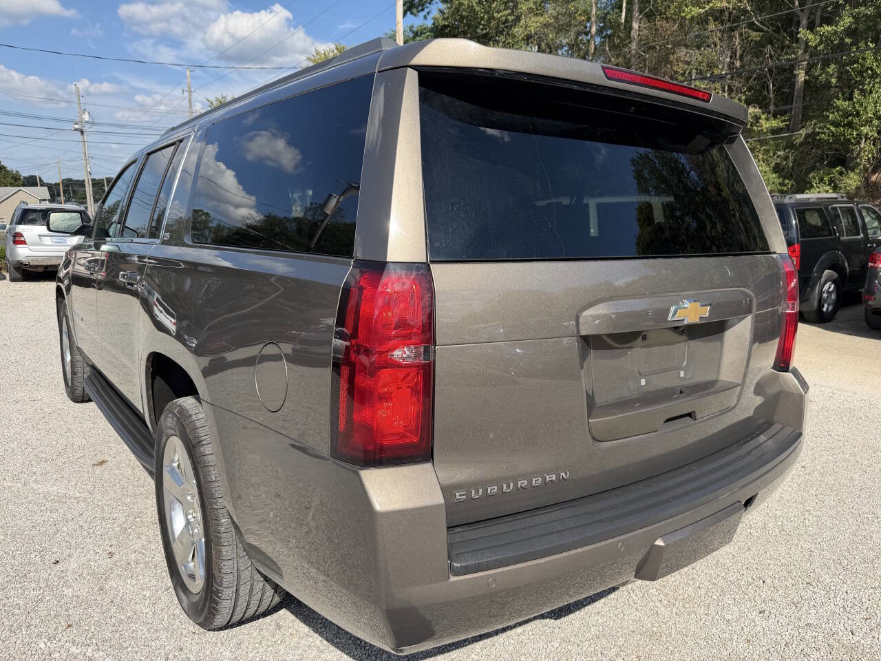 Used 2016 Chevrolet Suburban LT image 7