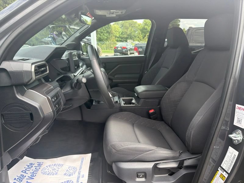 Used 2024 Toyota Tacoma SR5 AWD/4WD image 17