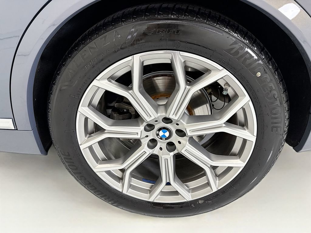 Certified 2025 BMW X7 xDrive40i w/ Parking Assistance Package image 31