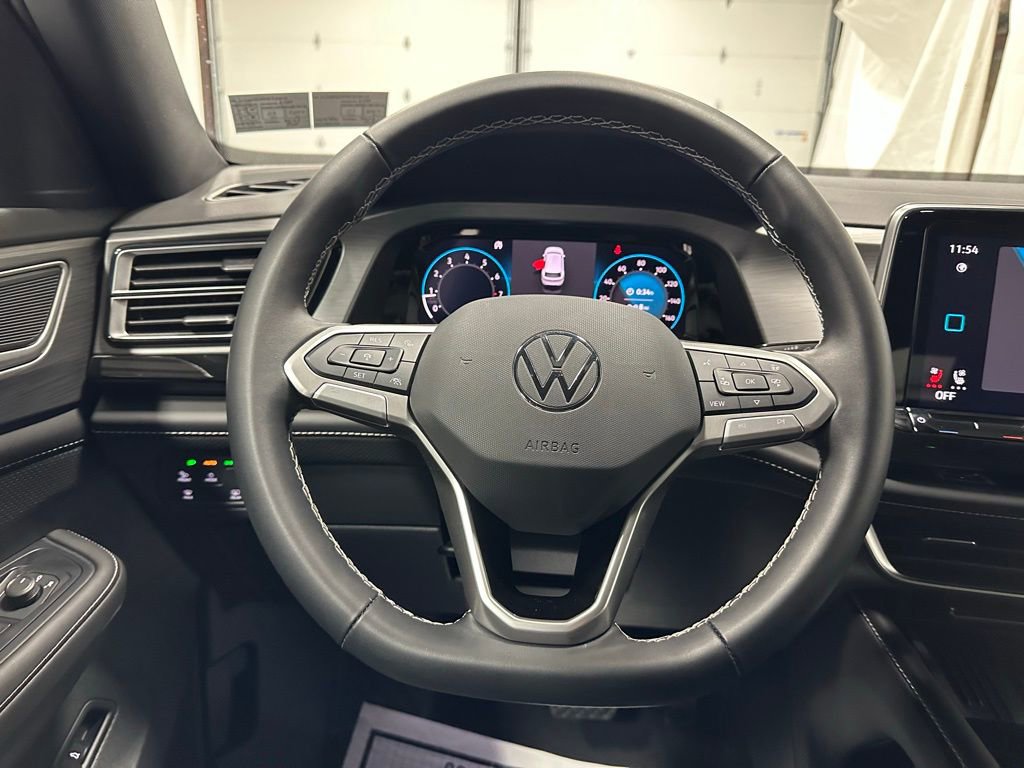 Used 2025 Volkswagen Atlas Cross Sport SE image 18