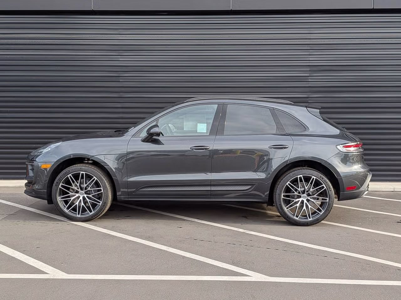 Certified 2026 Porsche Macan AWD/4WD image 2