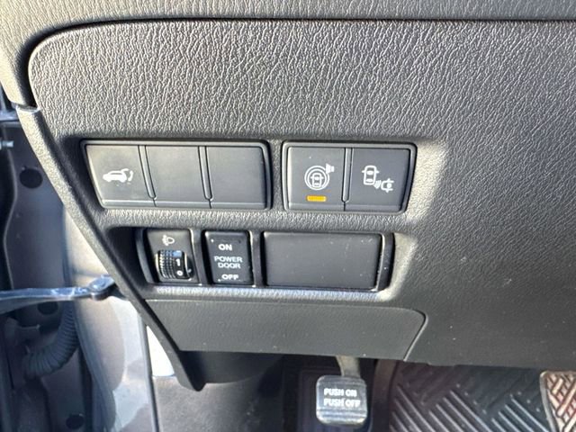 Used 2017 Nissan Armada SL w/ Technology Package image 27