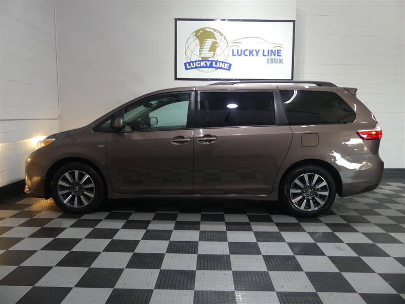 Used 2018 Toyota Sienna XLE Premium AWD/4WD image 7