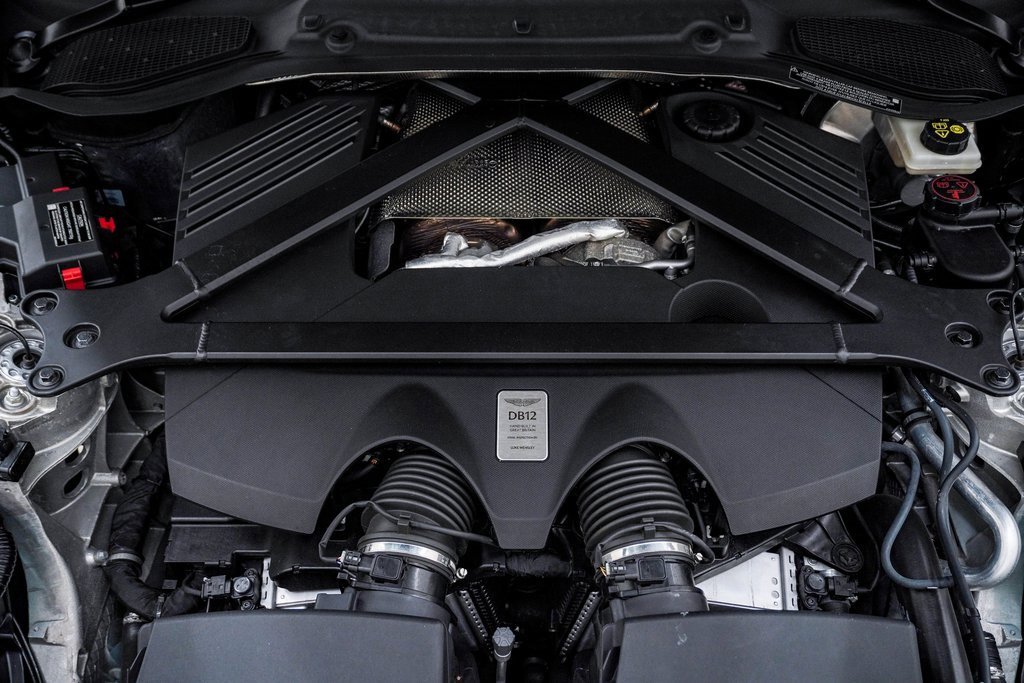 Used 2024 Aston Martin DB12 Coupe image 34