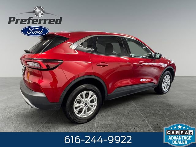 Used 2023 Ford Escape Active AWD/4WD image 3