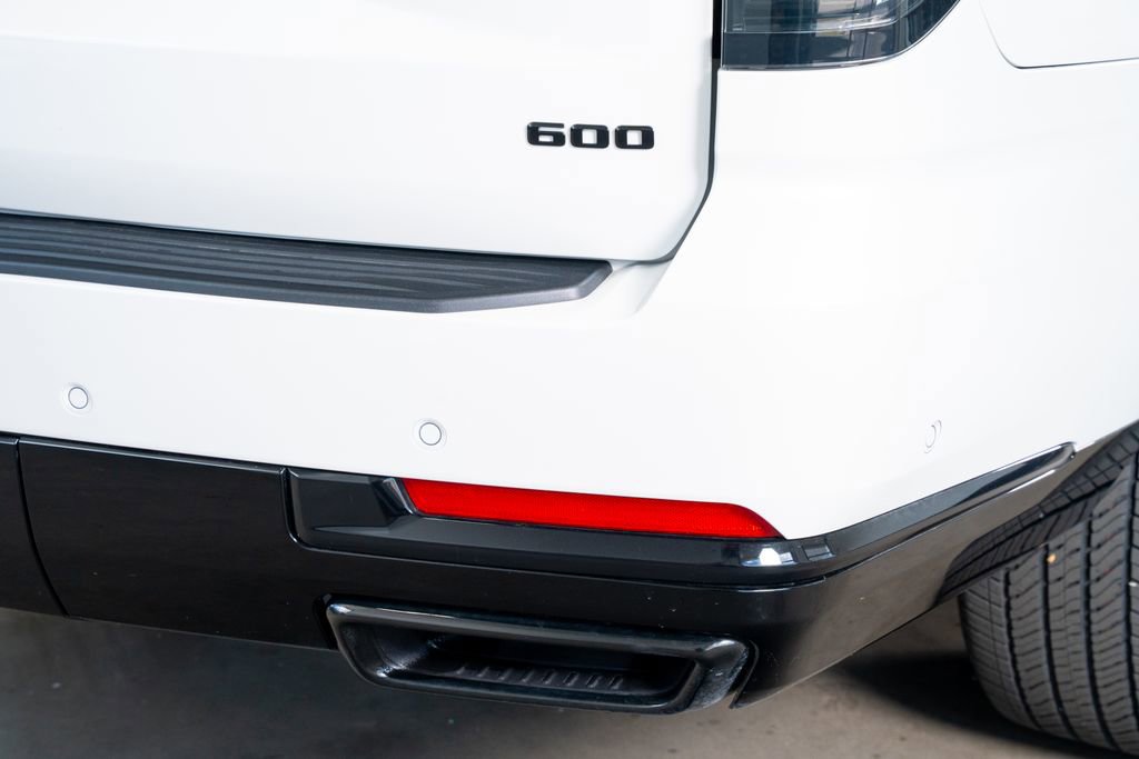 Used 2025 Cadillac Escalade ESV Sport Platinum w/ LPO, ONYX Package RWD image 12