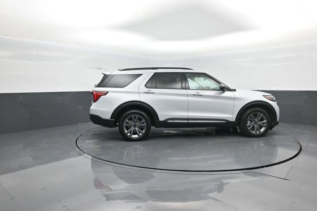 Certified 2025 Ford Explorer Active w/ Active Comfort Package AWD/4WD image 8