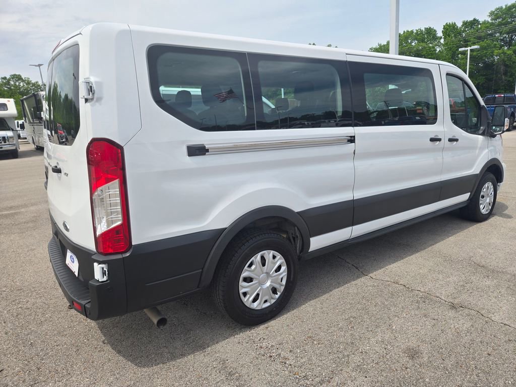 Used 2023 Ford Transit 350 XLT RWD image 4