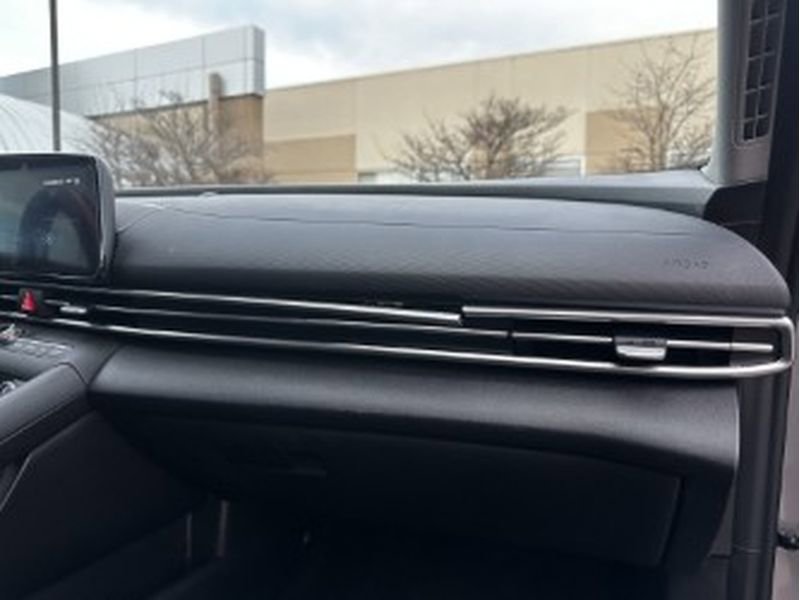 Used 2023 Hyundai Elantra SEL w/ Convenience Package image 29