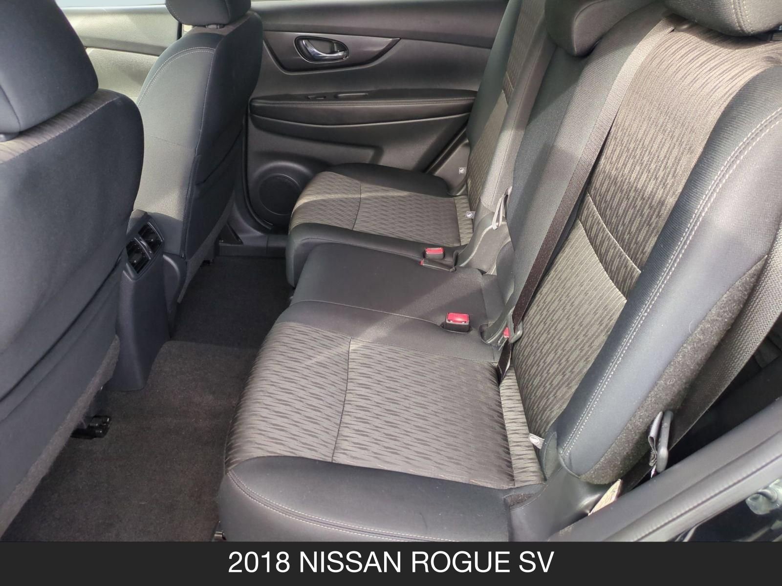 Used 2018 Nissan Rogue SV w/ Premium Package FWD image 16