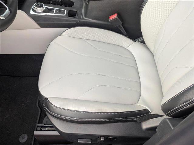 New 2025 Ford Escape SE w/ PHEV Premium Package video 3