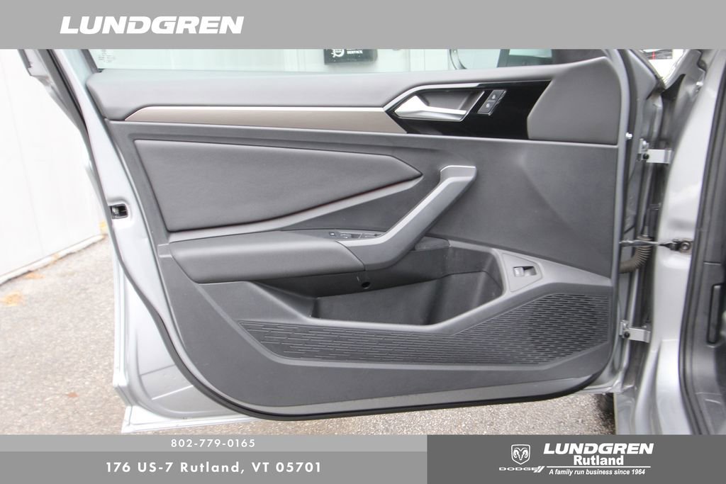 Used 2020 Volkswagen Jetta SEL Premium image 13