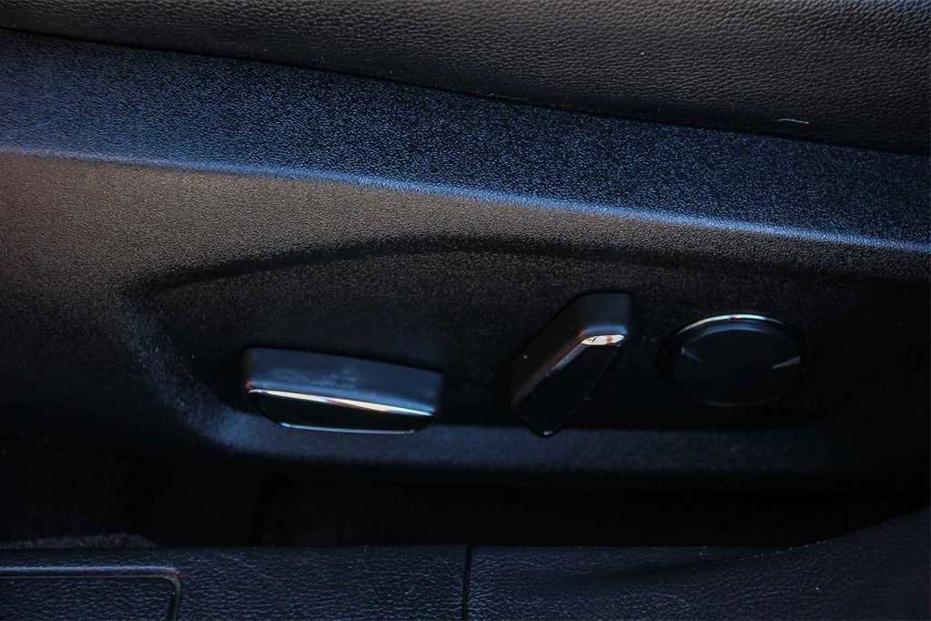 Used 2019 Ford Fusion SEL image 20