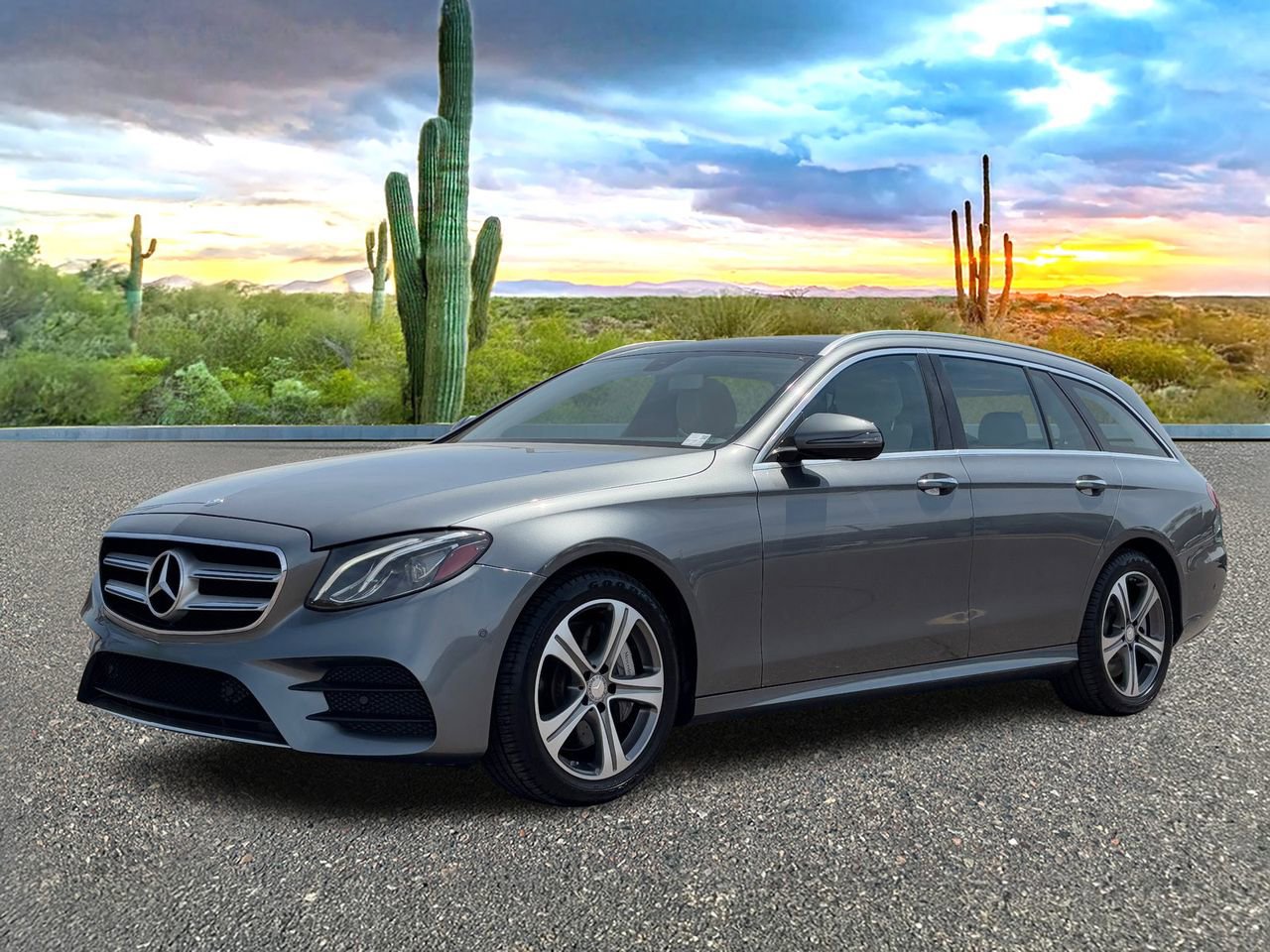 Used 2017 Mercedes-Benz E 400 4MATIC Wagon image 2