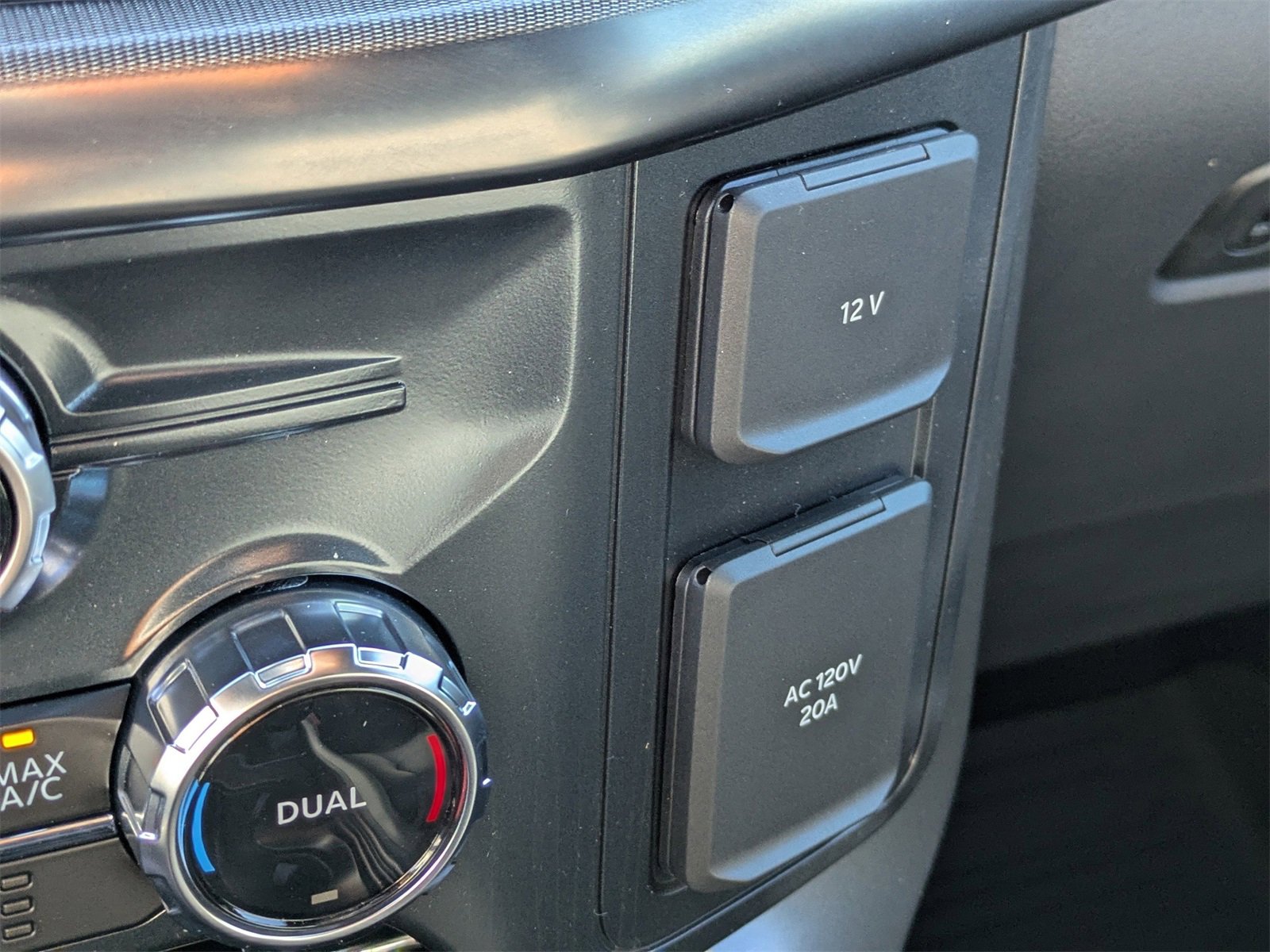 New 2025 Ford F150 Lariat w/ Equipment Group 501A Mid image 24