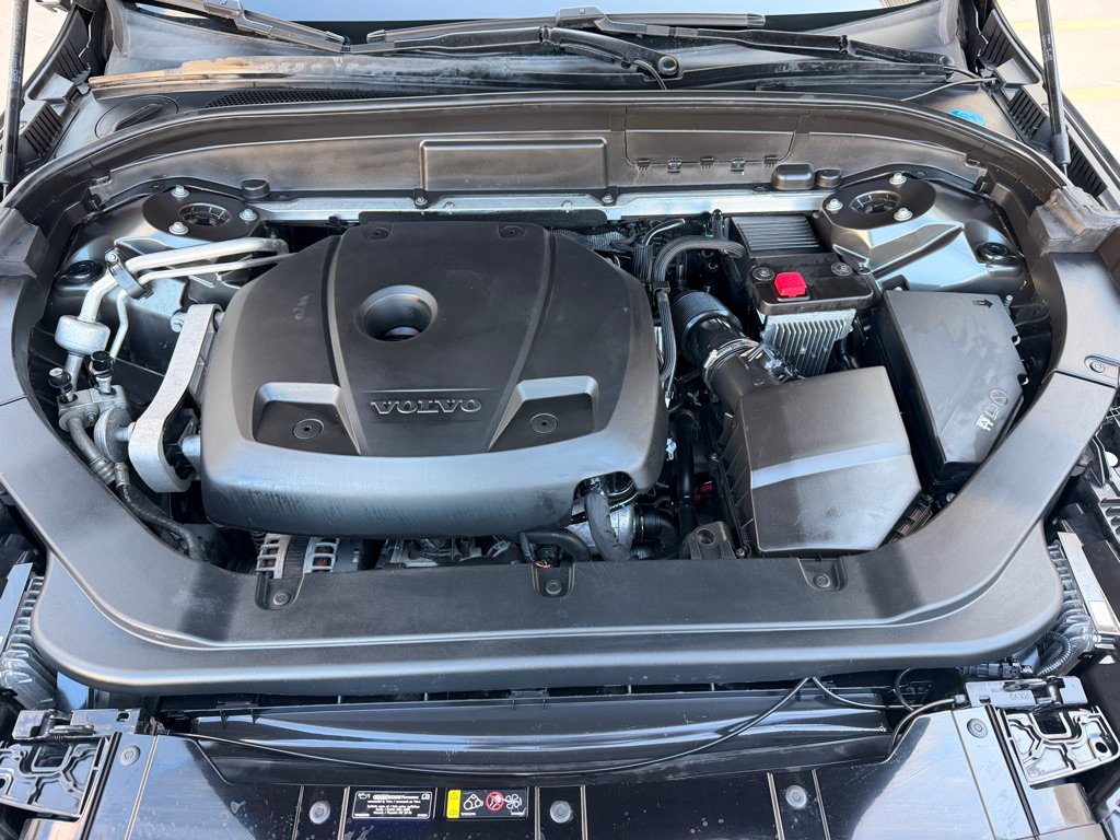 Used 2019 Volvo XC60 T5 Momentum w/ Premium Package FWD image 22
