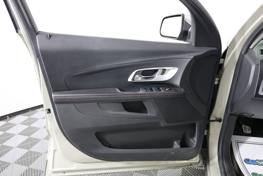 Used 2015 Chevrolet Equinox LT image 12