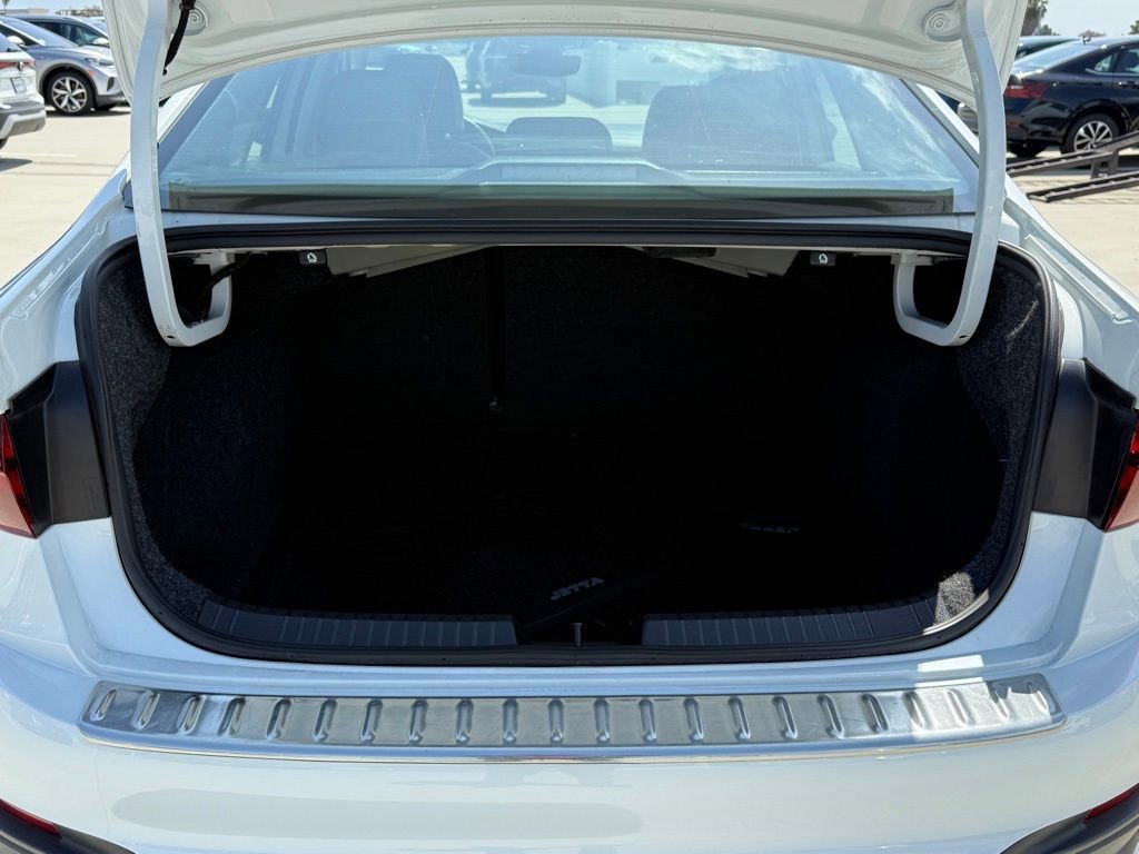 Used 2023 Volkswagen Jetta SE w/ Panoramic Sunroof Package FWD image 8