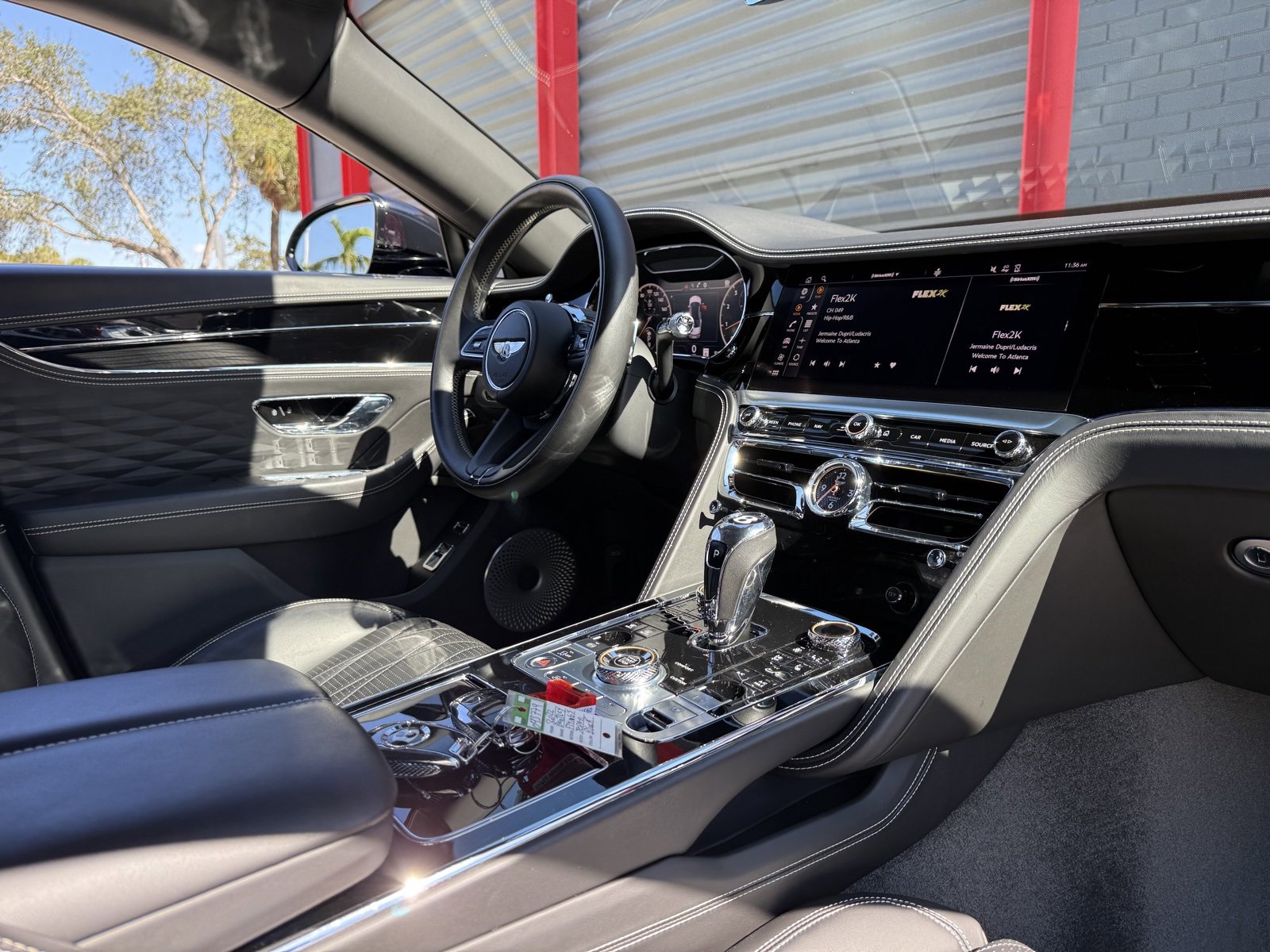 Used 2022 Bentley Flying Spur V8 image 21