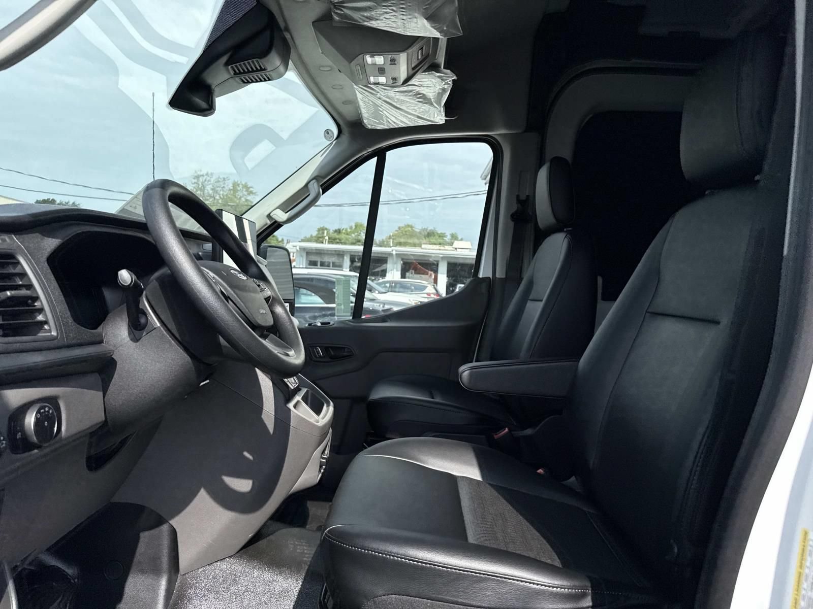 New 2026 Ford Transit 250 148 Medium Roof w/ Load Area Protection Package RWD image 10