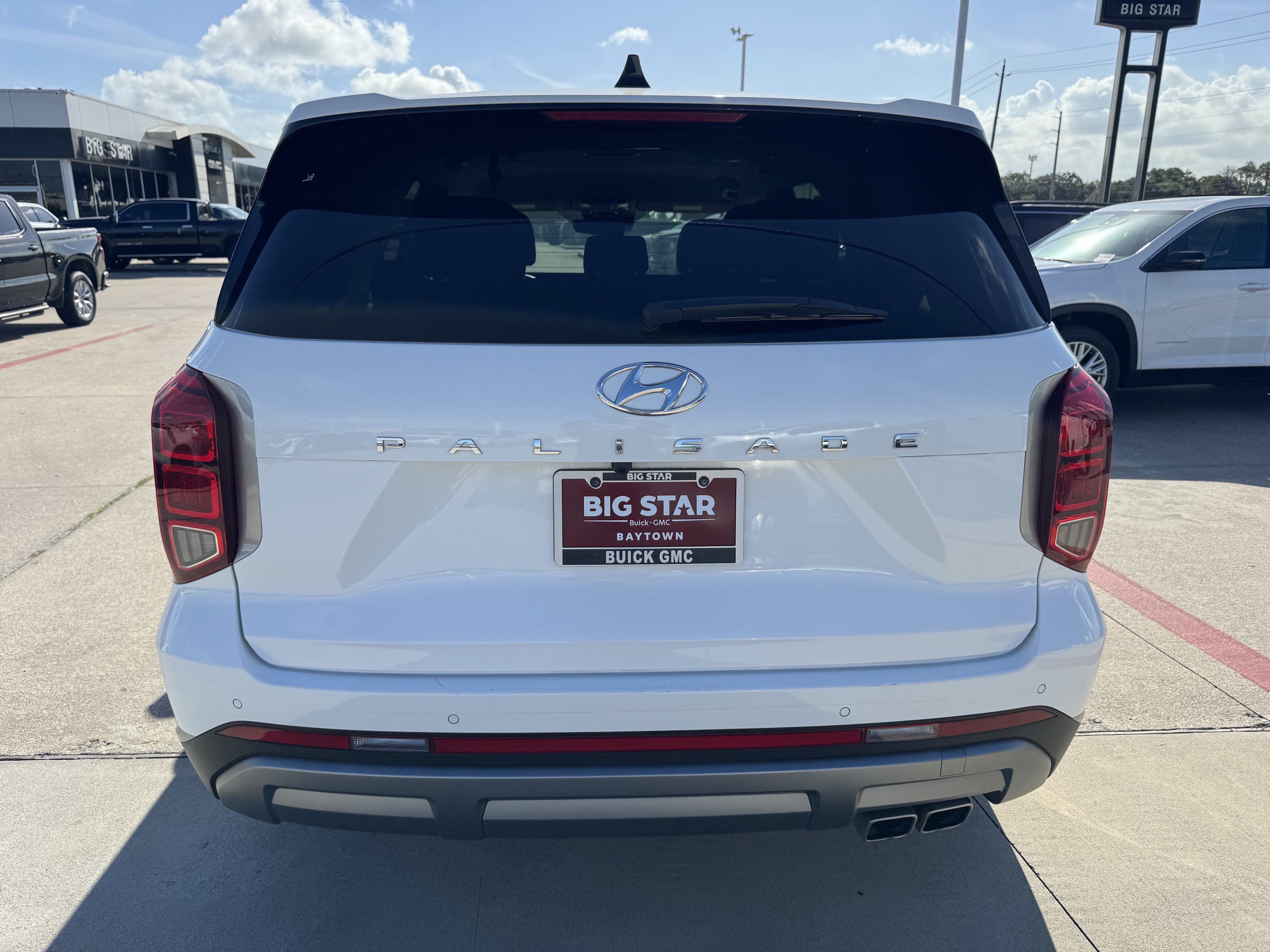 Used 2025 Hyundai Palisade SE FWD image 7