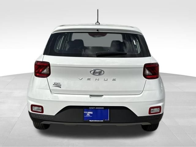 New 2026 Hyundai Venue SE FWD image 4
