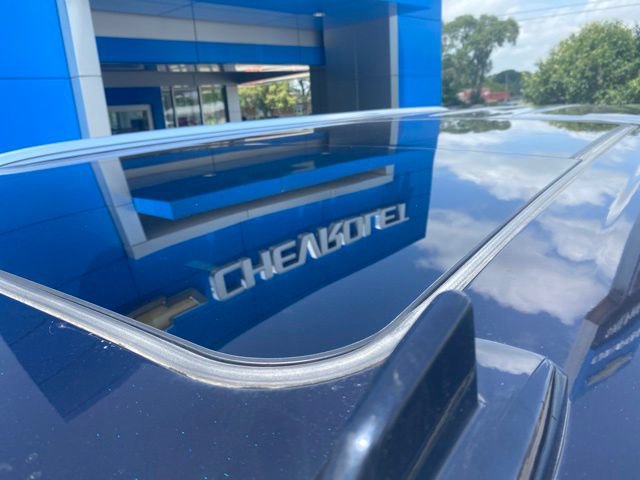 Used 2022 Chevrolet Suburban LT w/ Luxury Package AWD/4WD image 7