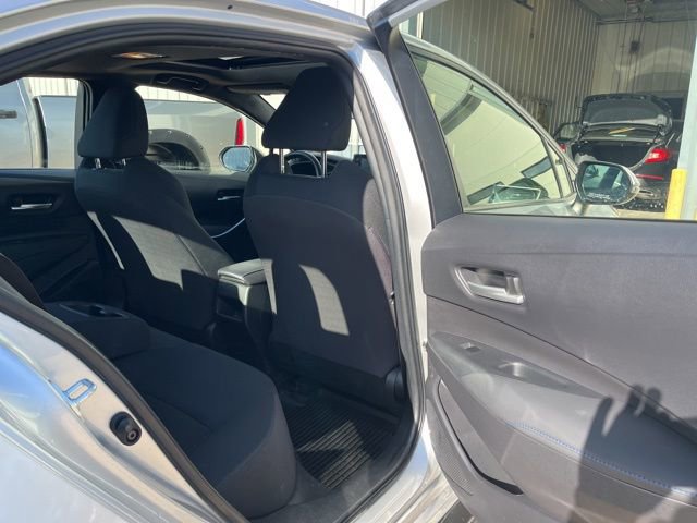 Used 2022 Toyota Corolla SE w/ SE Premium Package FWD image 19