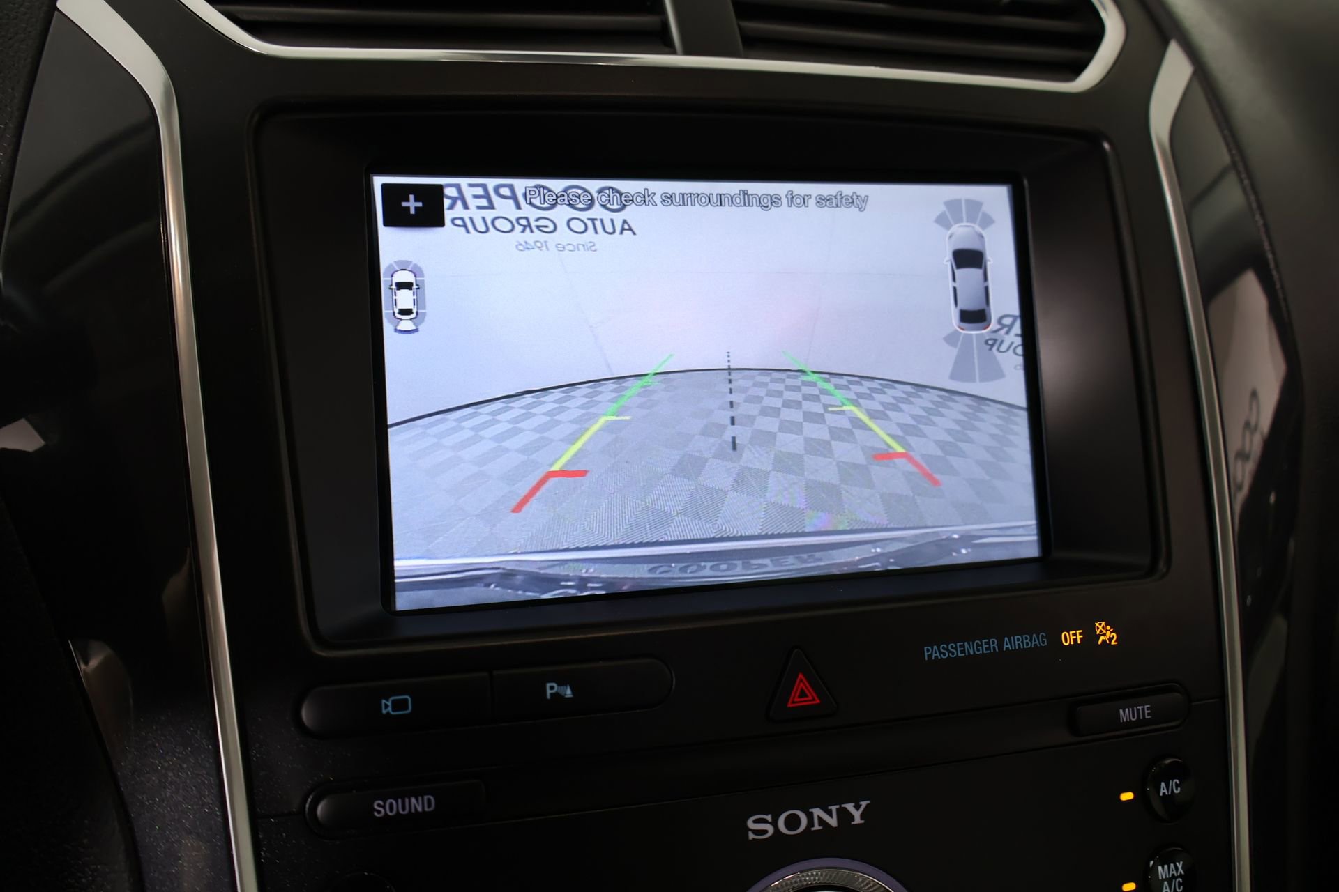 Used 2019 Ford Explorer Limited w/ Limited Luxury Package FWD image 6