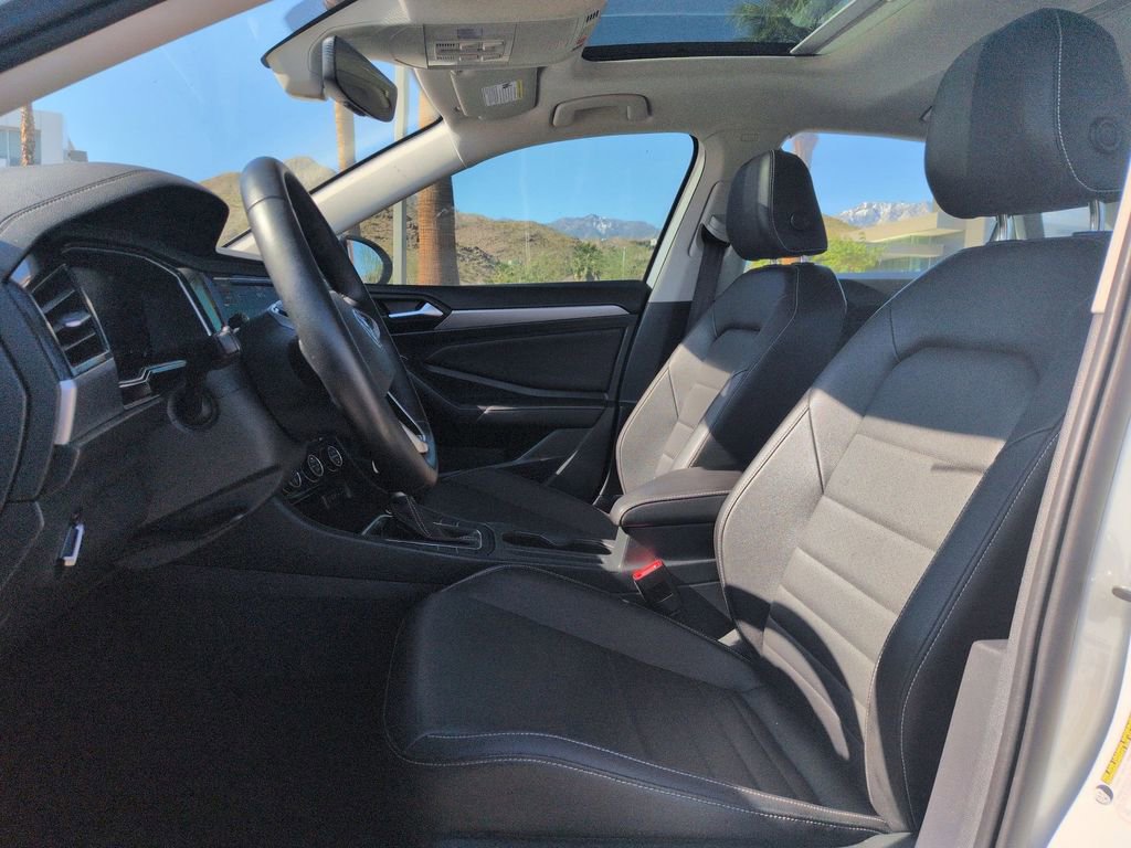 Used 2023 Volkswagen Jetta SE w/ Panoramic Sunroof Package image 15