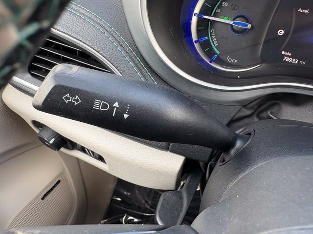 Used 2018 Chrysler Pacifica Limited w/ Advanced Safetytec Group FWD image 36