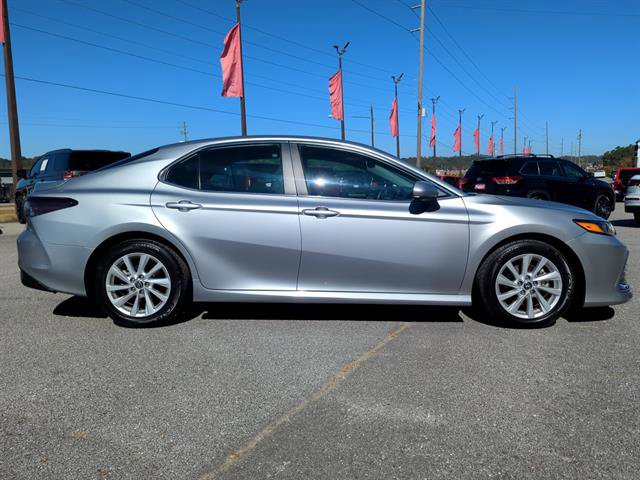 Used 2024 Toyota Camry LE image 10