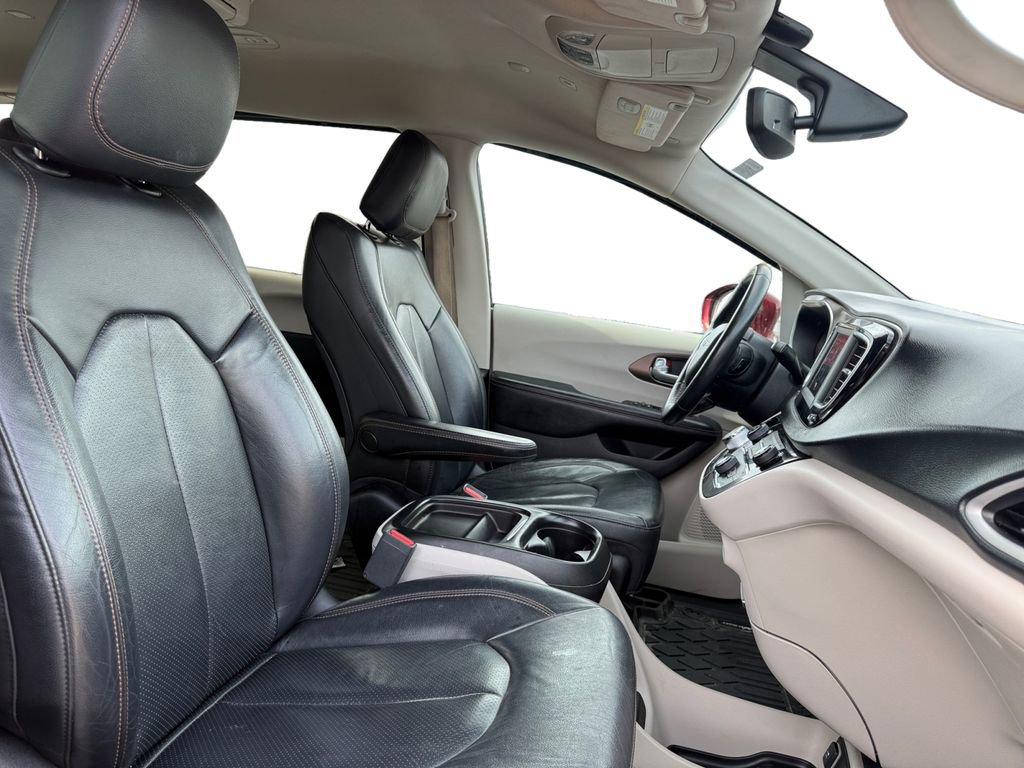 Certified 2019 Chrysler Pacifica Touring-L image 15