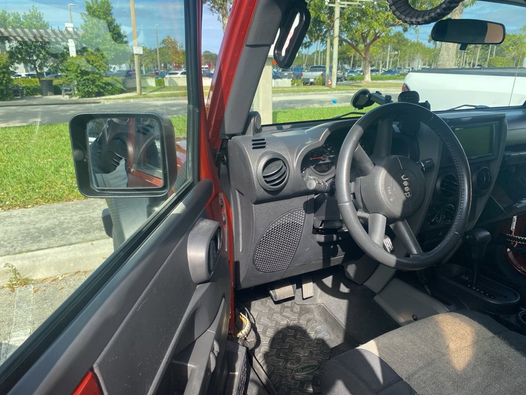 Used 2009 Jeep Wrangler X image 9