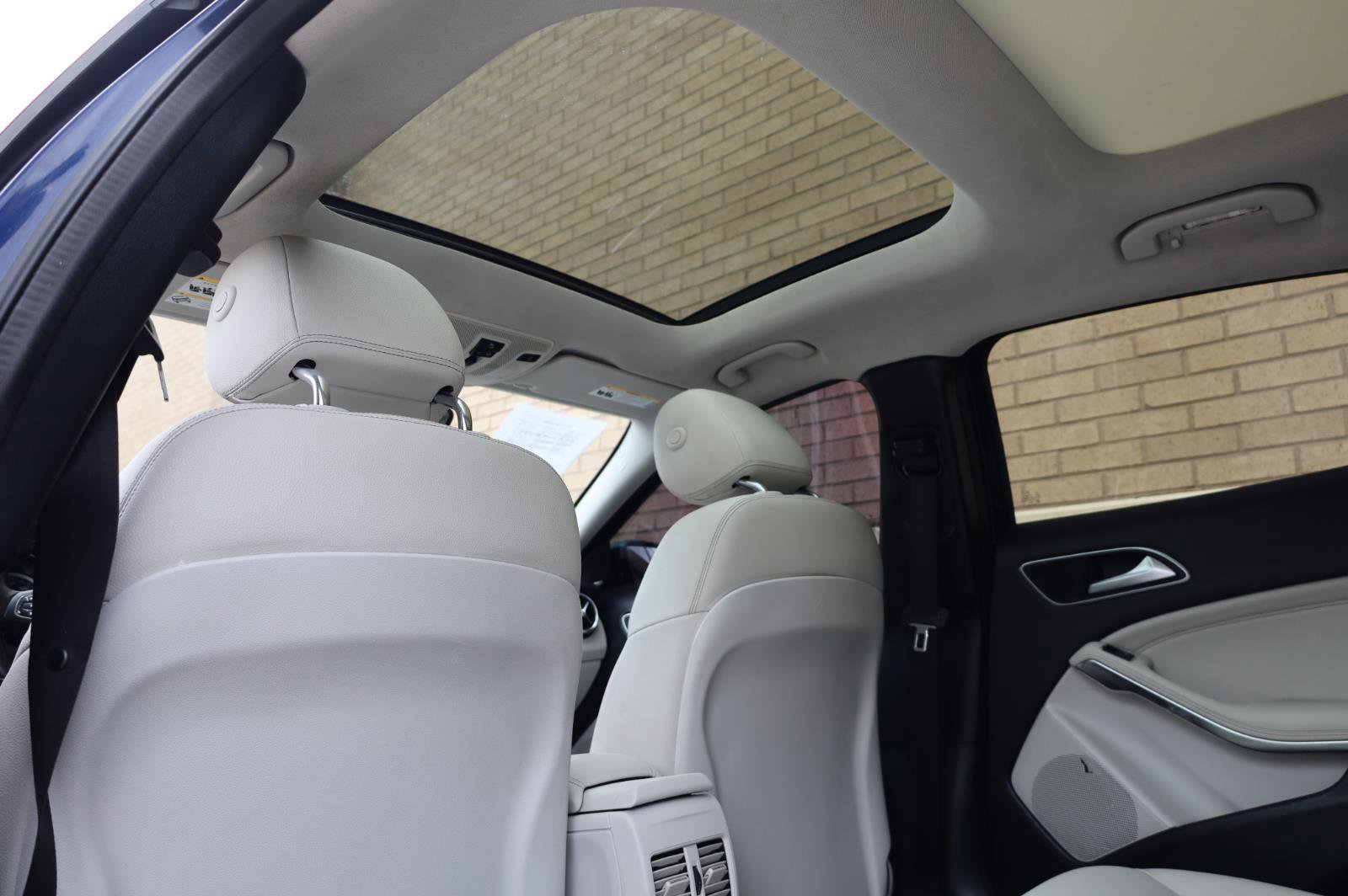 Used 2018 Mercedes-Benz GLA 250 4MATIC w/ Premium Package image 18