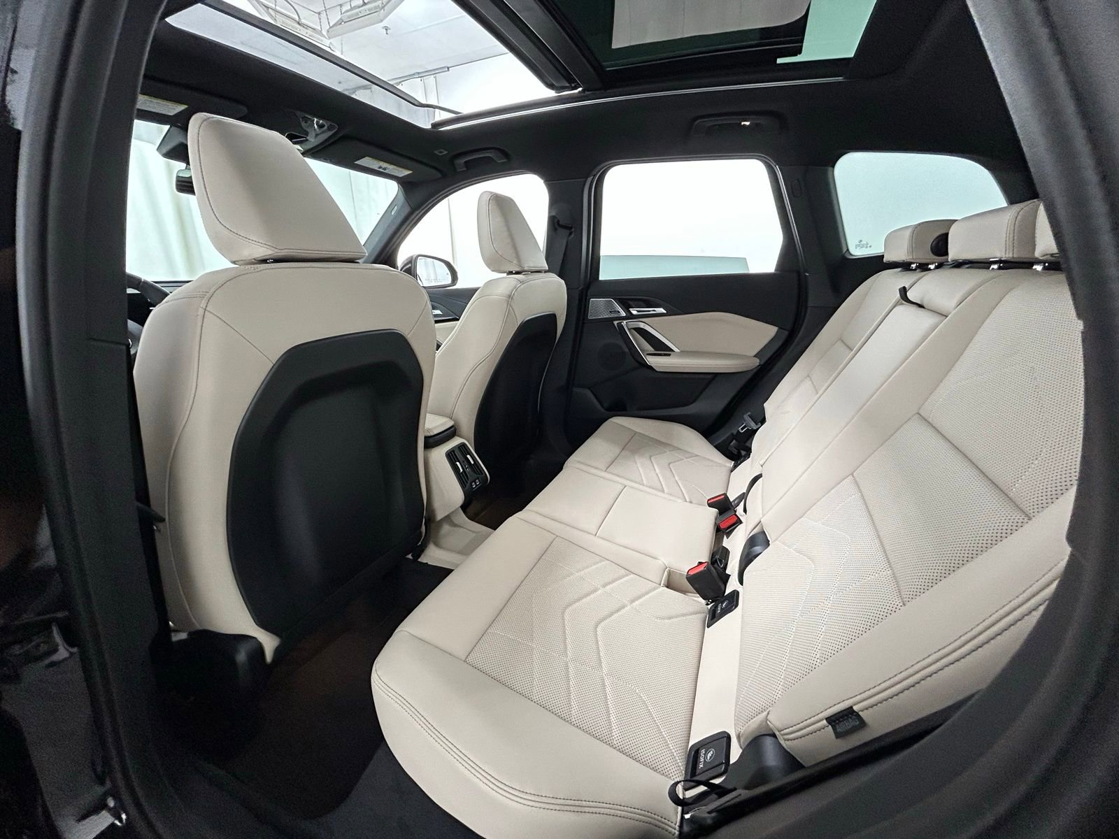 New 2025 BMW X1 xDrive28i w/ Premium Package image 33