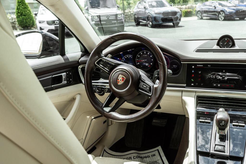Used 2023 Porsche Panamera 4 Platinum Edition w/ Sportdesign Package AWD/4WD image 13