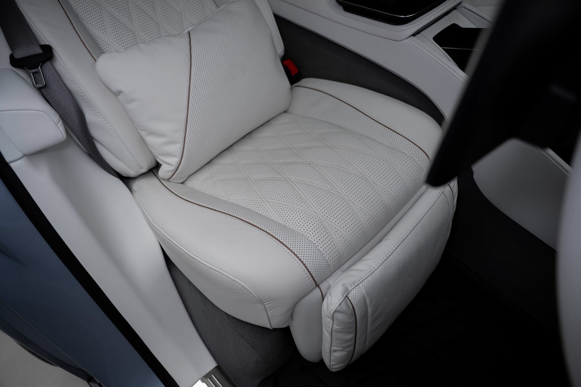Used 2025 Mercedes-Benz Maybach GLS 600 4MATIC image 71