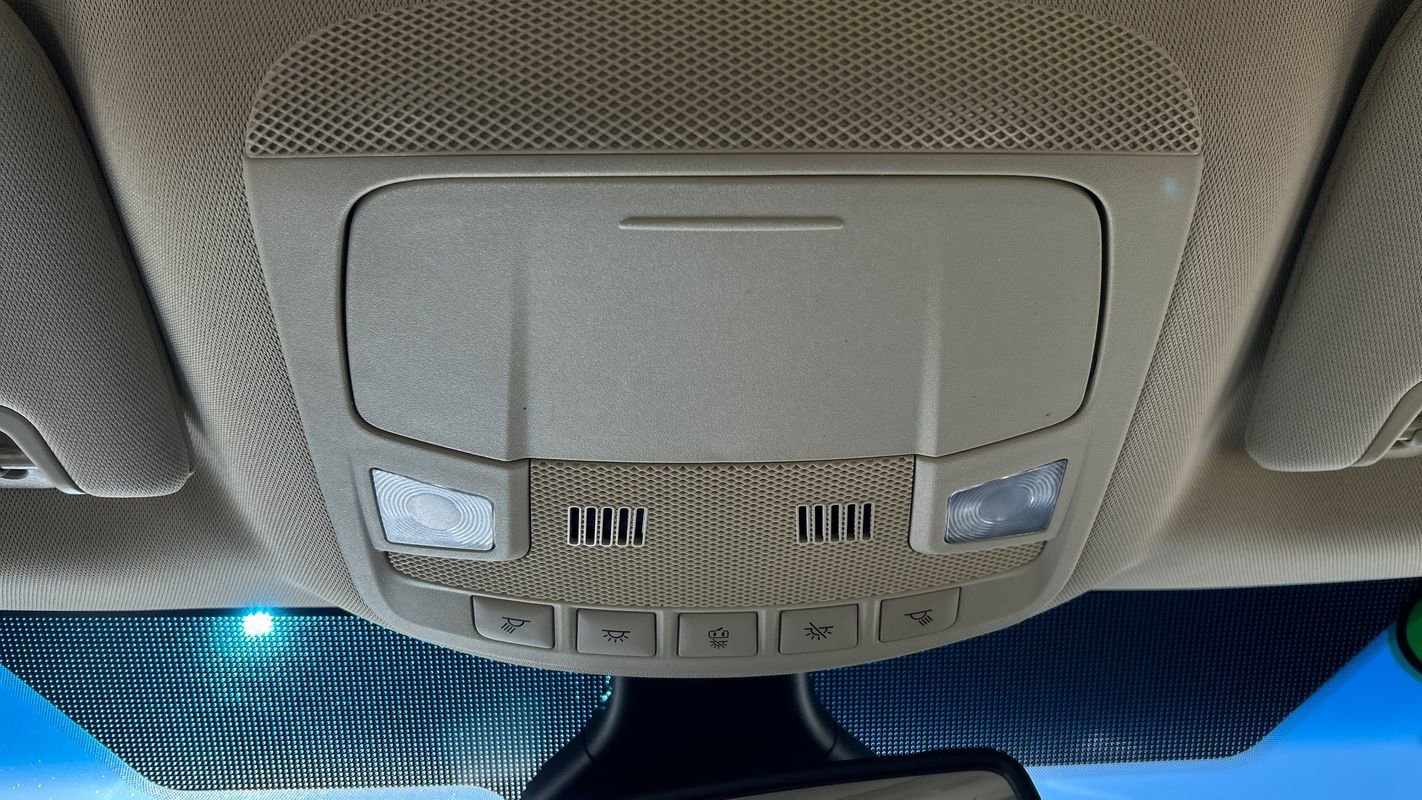 Used 2020 Ford Edge SEL image 38