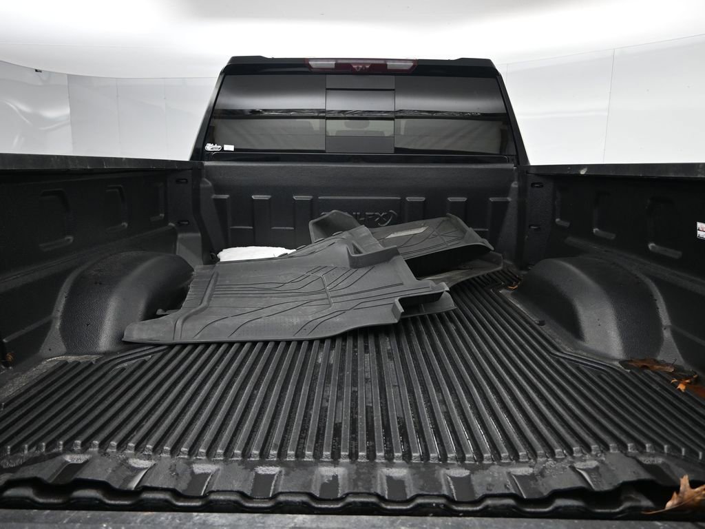 Used 2024 Chevrolet Silverado 2500 ZR2 w/ Technology Package image 31