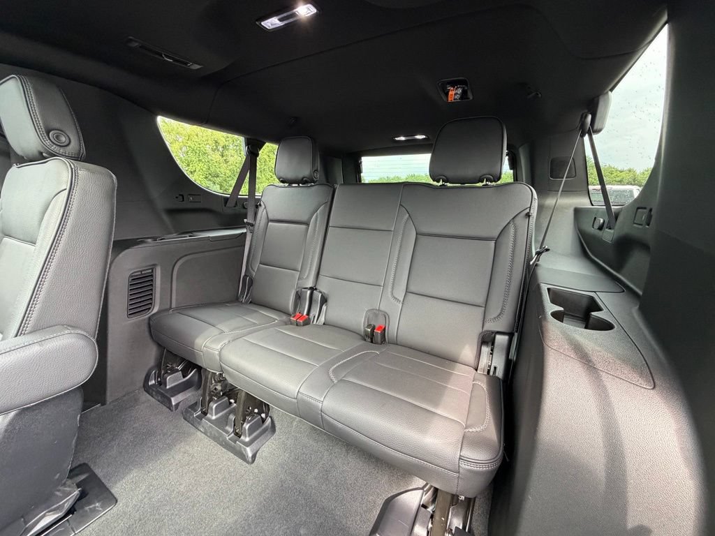Used 2025 GMC Yukon XL Denali w/ Sun & Power Step Package AWD/4WD image 8
