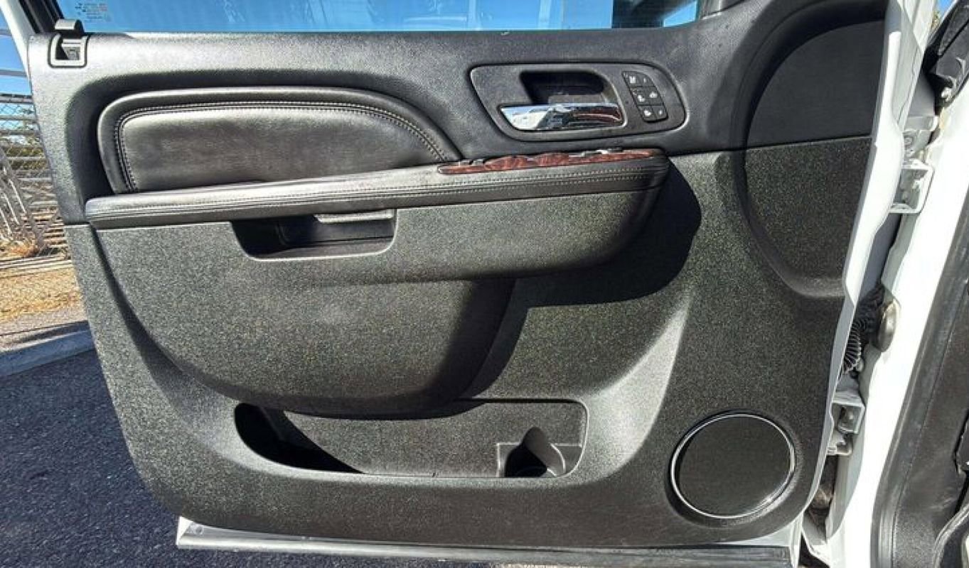 Used 2014 GMC Sierra 3500 Denali image 19